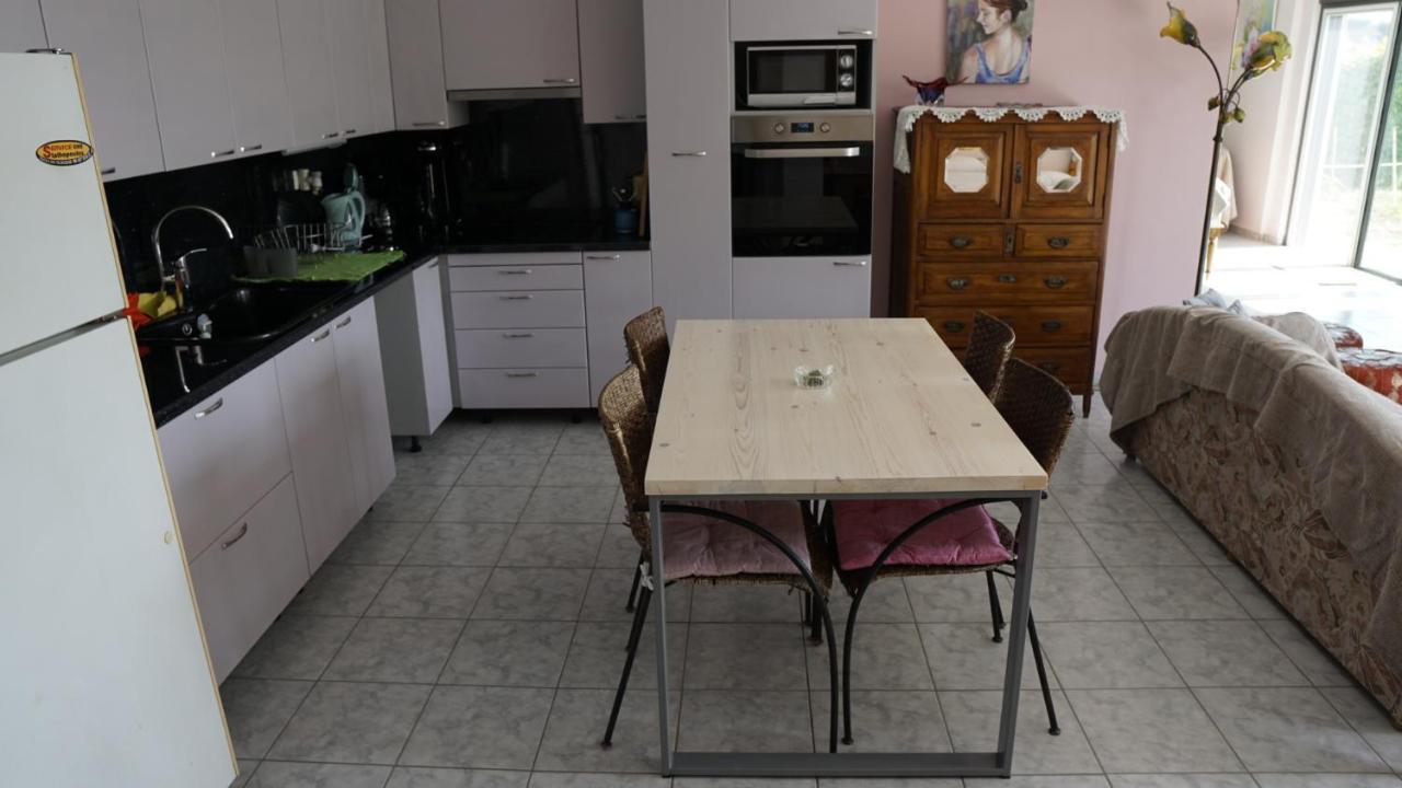 Romanos Patras Studio Eksteriør billede